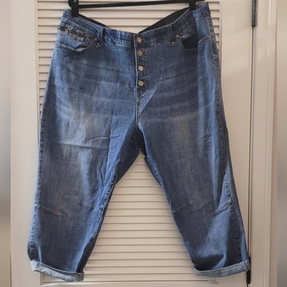 Avenue - (Plus-Size) Blue Cropped With Pockets & Button Fly Jeans